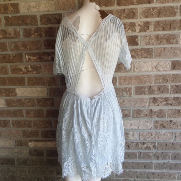 Juniors/ Women's FOREVER 21 Pale Blue Lace Open Back Dress Sz L NWT - Picture 4 of 7